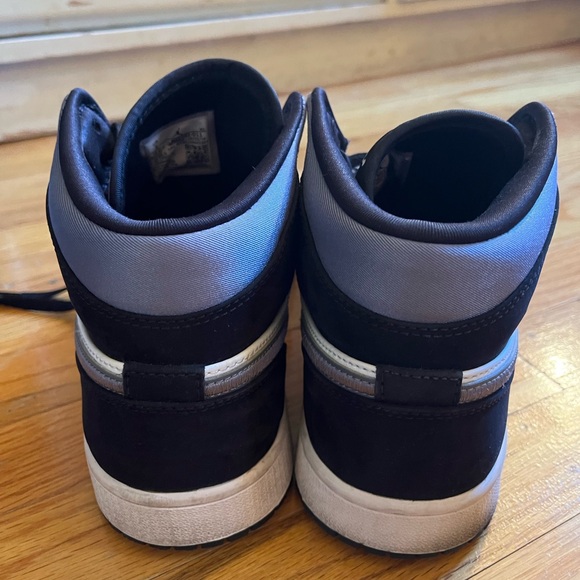 Air Jordan 1 Satin Grey - Picture 5 of 7